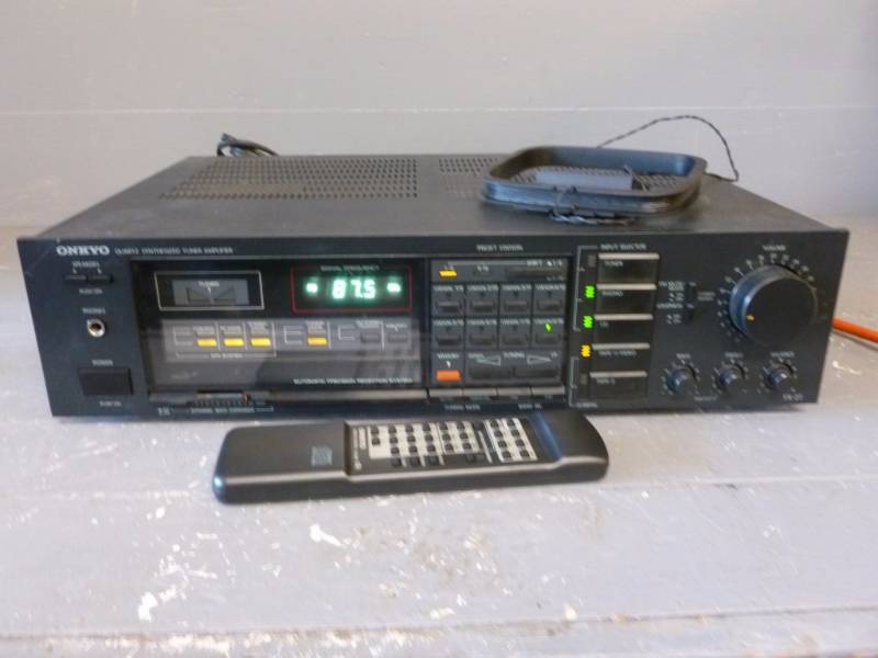 lot 338 image: Onkyo Amp