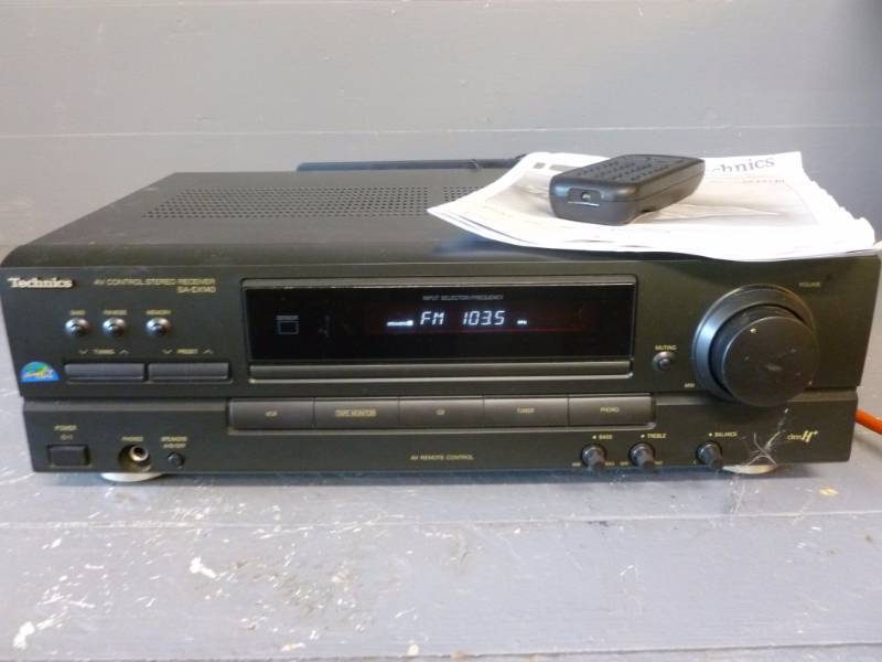 lot 339 image: Technics Receiver