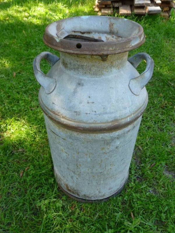 lot 342 image: Vintage Milk Can