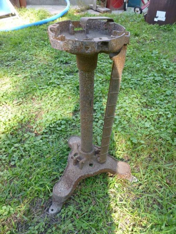 lot 349 image: Vintage Cast Iron Base