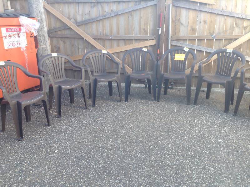 Lot of 8 Outdoor chairs