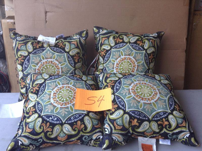 Lot of 4 cushions