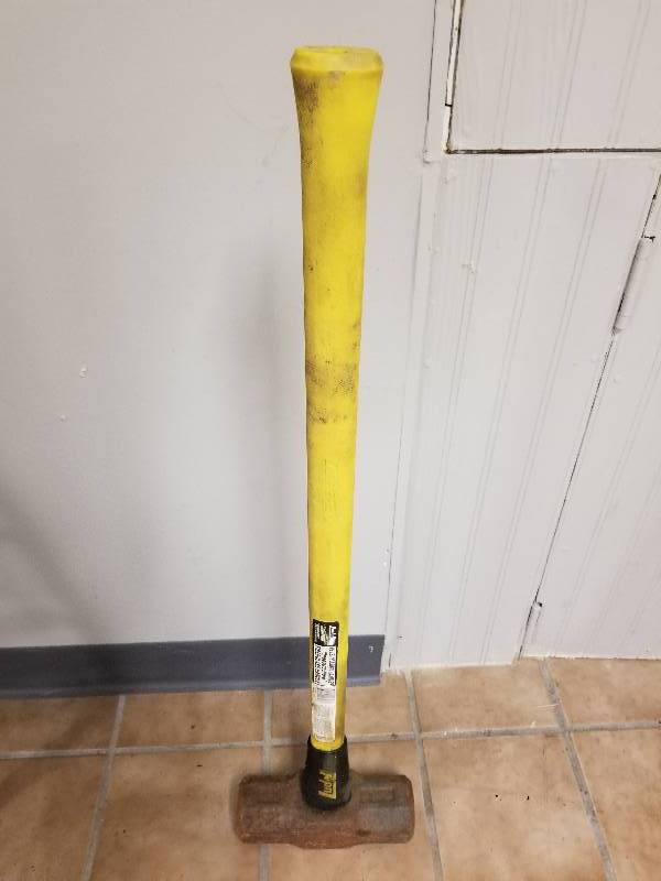 lot 149 image: 16lb Sledge Hammer