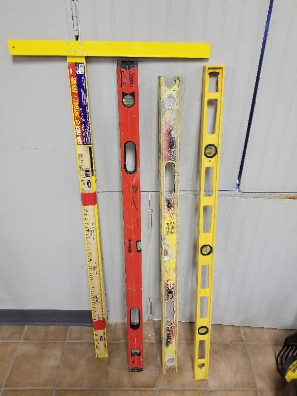 lot 150 image: Lot - Levels & T-Square