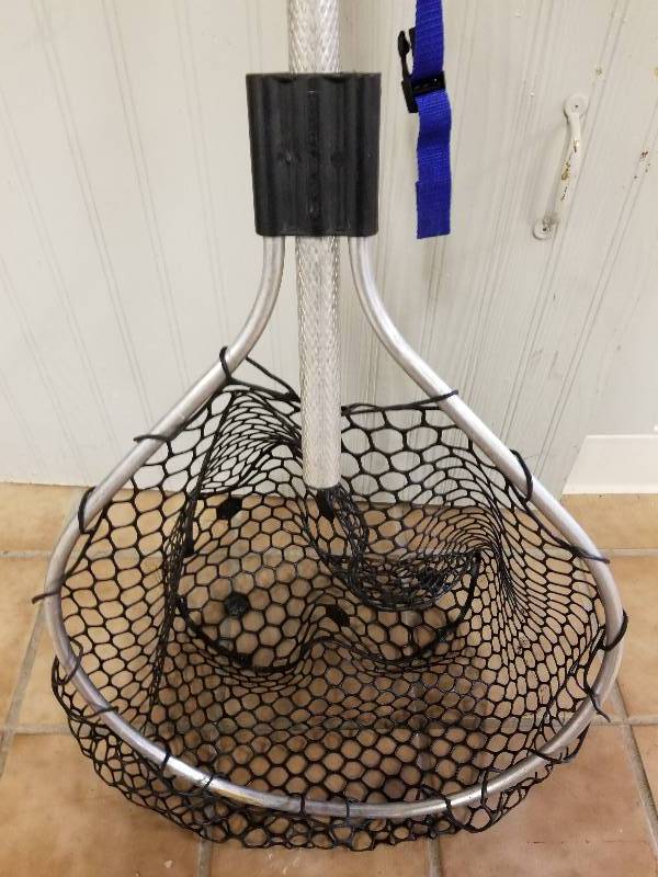 lot 152 image: Lot - Rubber Fishing Net (very nice) & Small Life Vest