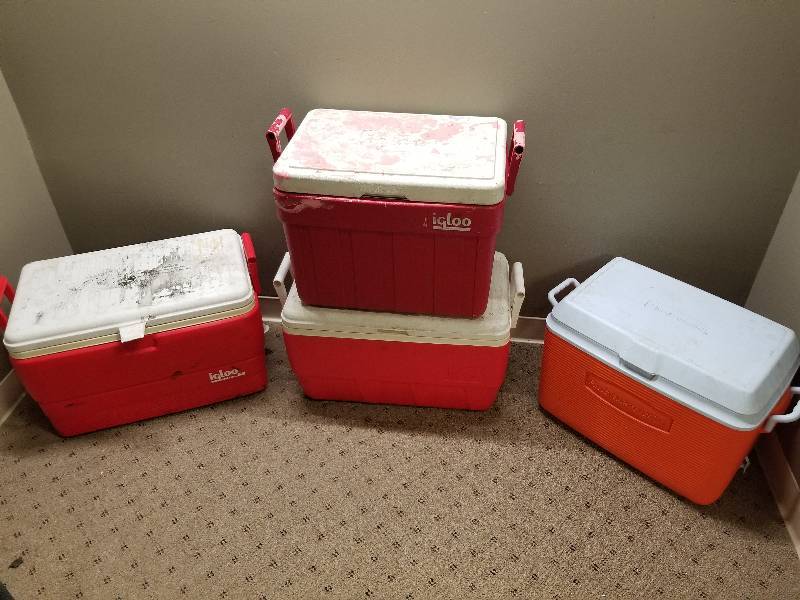lot 140 image: Lot - Coolers
