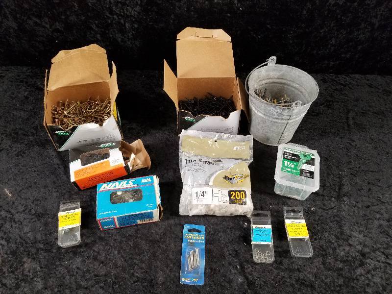 lot 110 image: Lot - Misc Screws, etc