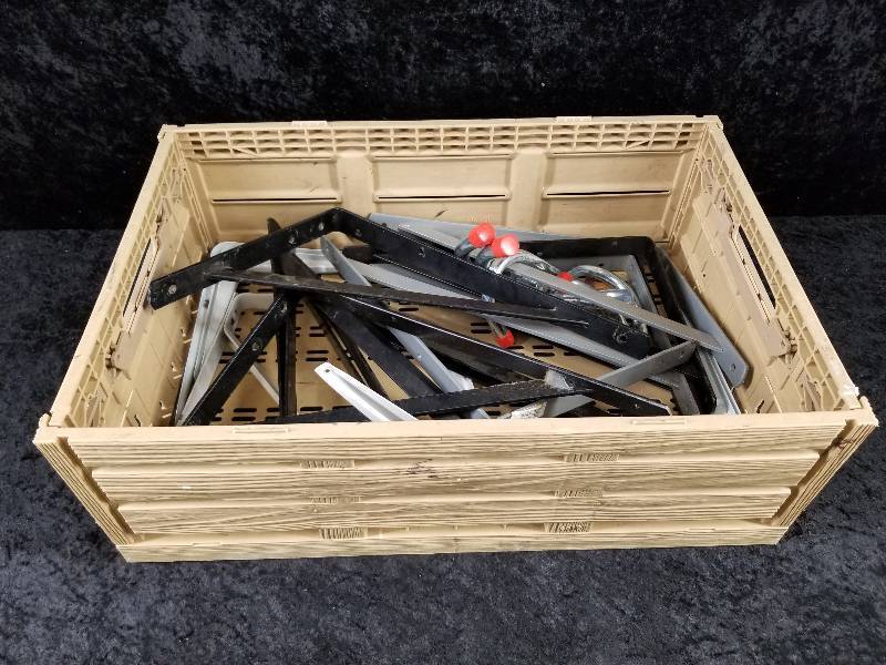 lot 116 image: Lot - Misc Brackets