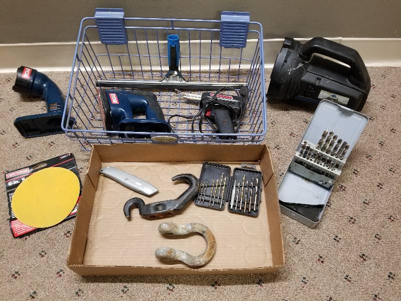 lot 121 image: Lot - Misc Handtools, Hook, Drill Bits, Etc