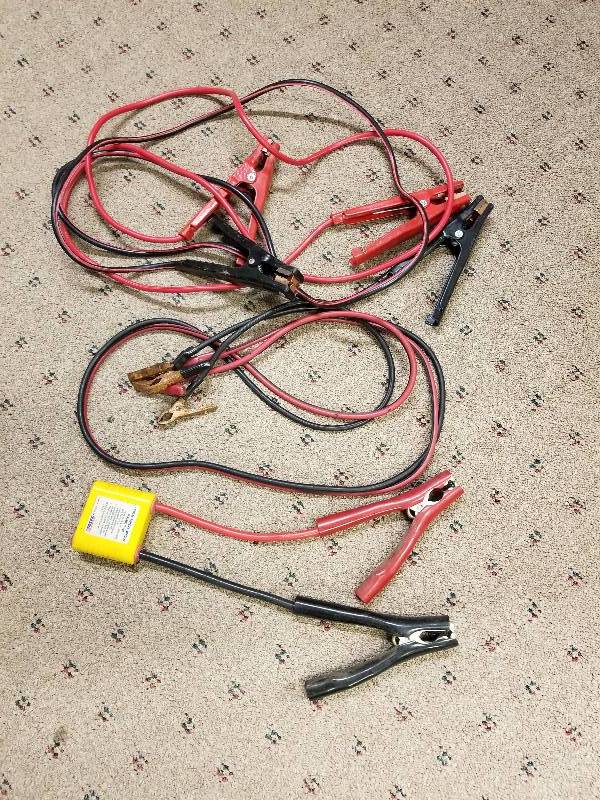 lot 113 image: Lot - Misc Battery Jumper Cables