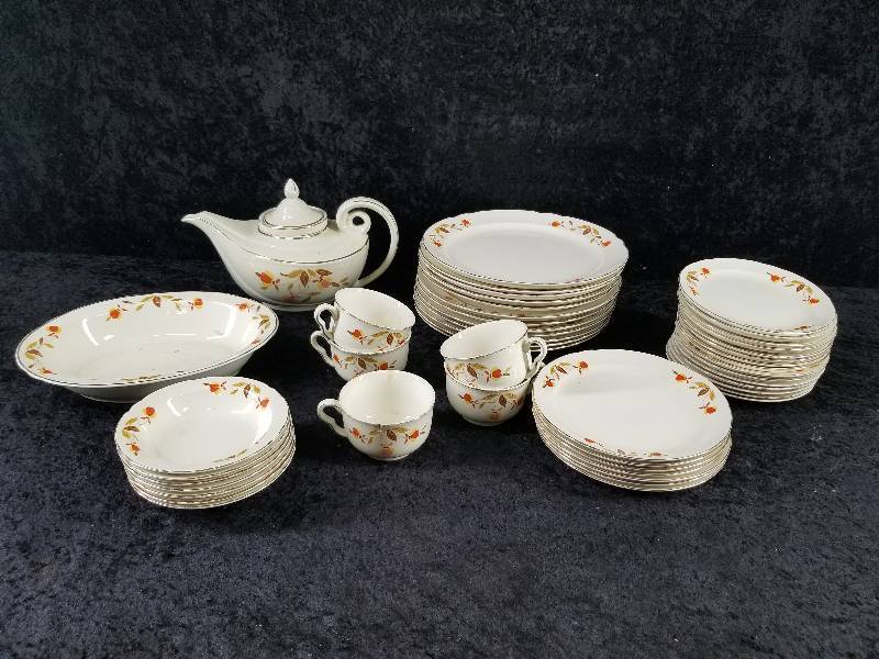 lot 86 image: Lot - Vintage Misc HALL Jewel Tea Autumn Leaf Plates, Cups, Etc