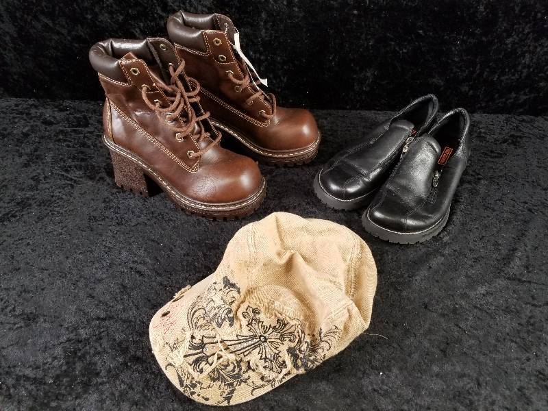 lot 67 image: Lot - Womens HARLEY DAVIDSON Shoes (6.5), LEI Boots (7), & Hat