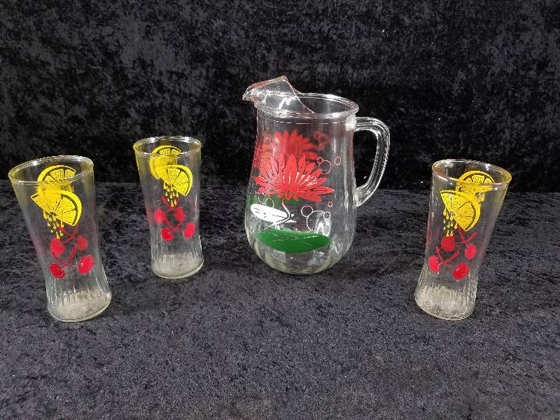 lot 78 image: Lot - Vintage Pitcher & Glassware