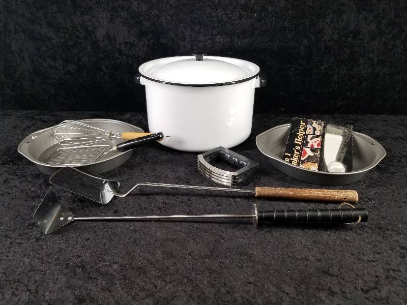 lot 82 image: Enamelware Pot wLid & Misc Kitchen Utensils