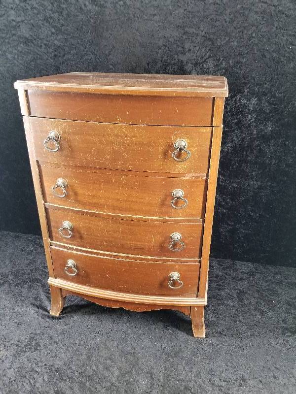 lot 49 image: 4-Drawer Jewelry Armour wOpening Top, Dove Tailed Drawers work good, 26x18x13
