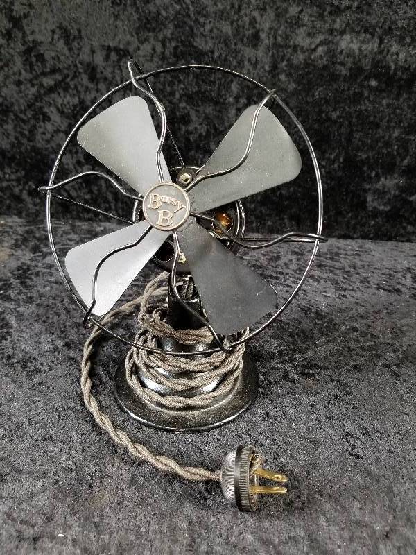 lot 51 image: Vintage Busy B Metal Fan, 8 High, 4 Blade