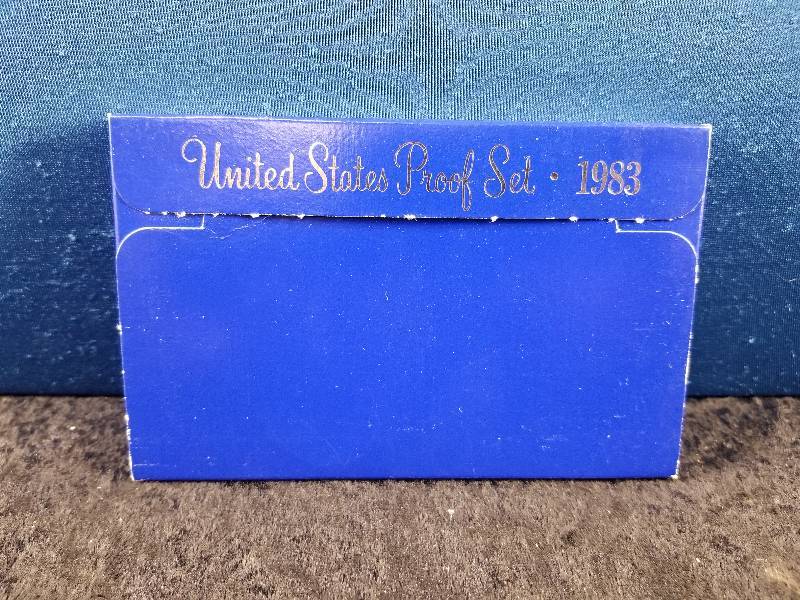 lot 33 image: 1983 US Proof Set