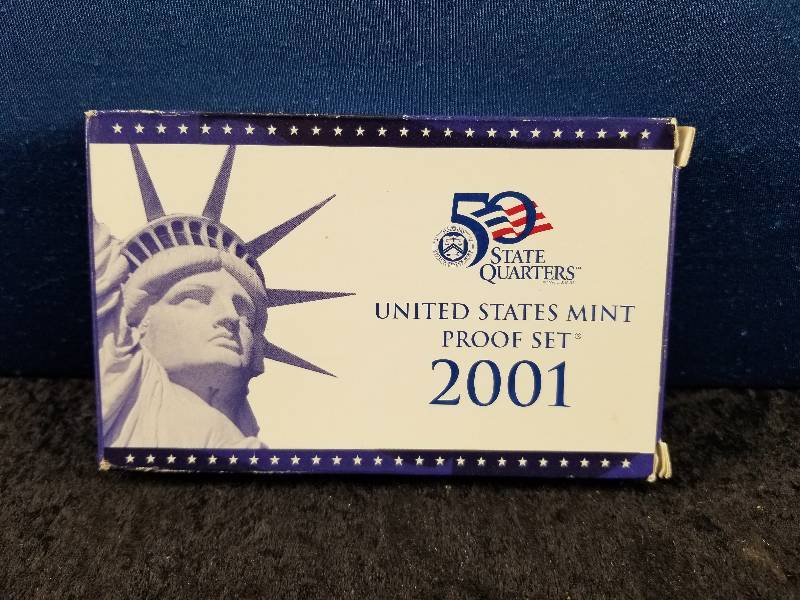 lot 44 image: 2001 US Mint Proof Set
