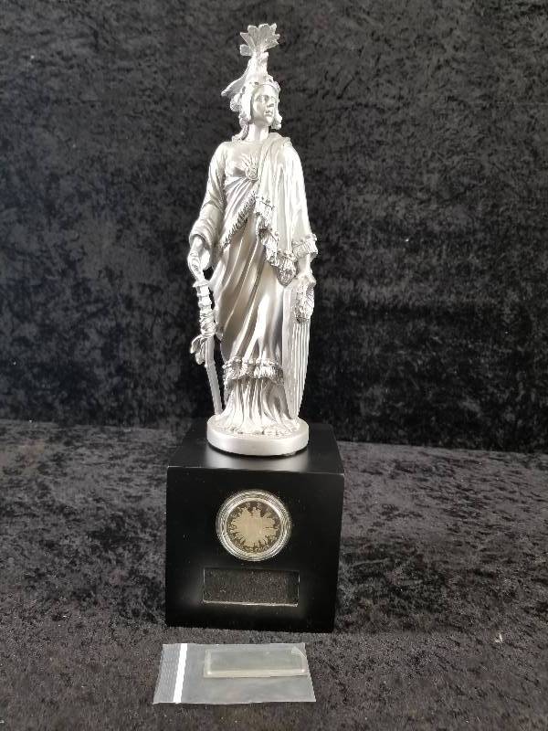 lot 3 image: 1989 Liberty Silver Dollar with Statue Figure