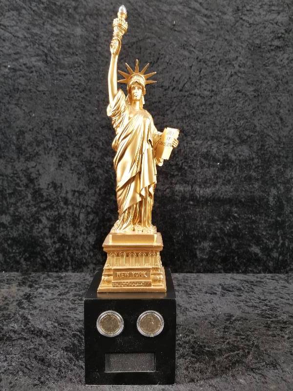 lot 6 image: Washington & Coolidge $1 Coins with Gold Toned Statue of Liberty Figure