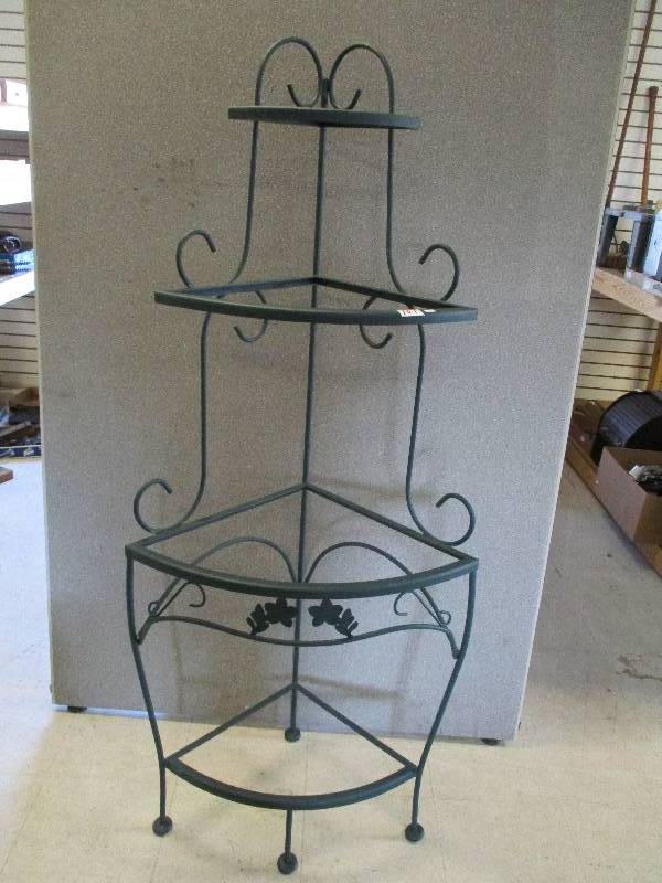 Corner shelf