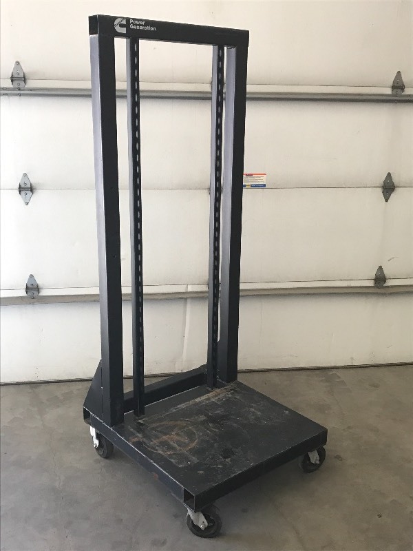 lot 17 image: Heavy Duty Rolling Cart