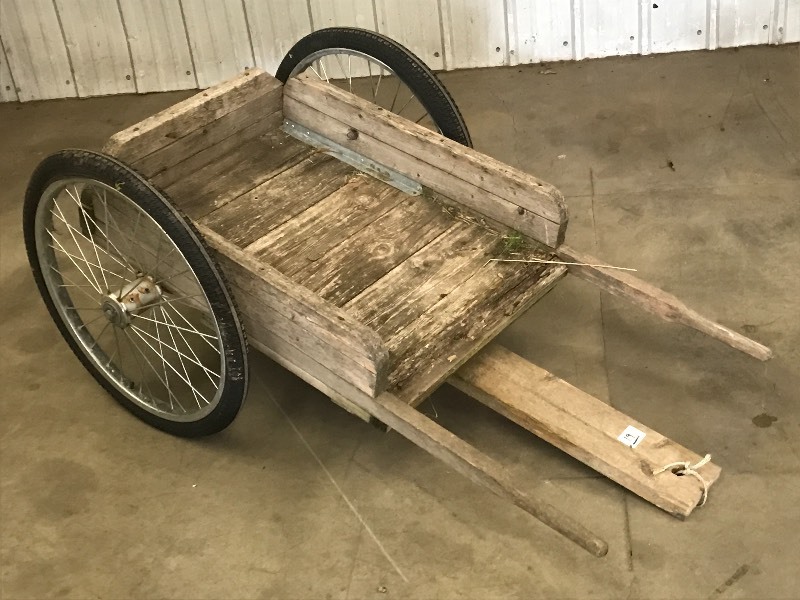 lot 19 image: Vintage Wooden Cart