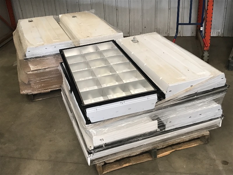 lot 43 image: (2) Pallets Of Ceiling Light Fixtures