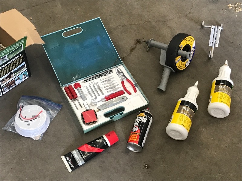 lot 87 image: Box Of GarageShop Supplies