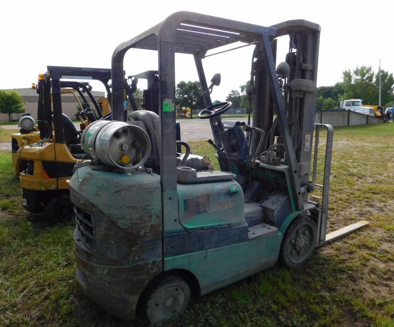 lot 5 image: 2003 5000lb Mitsubishi FGC25K Forklift