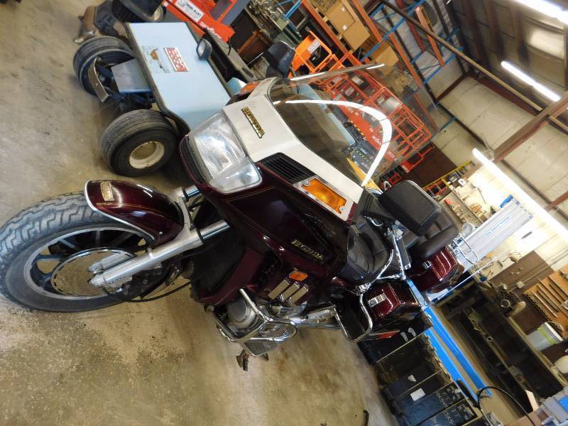 lot 10 image: 1986 Honda Interstate Motorcycle