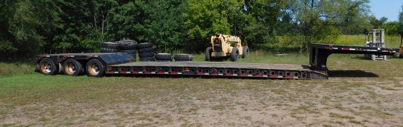 lot 1 image: 2005 RGN Fontain Lowboy Trailer with Removable 3rd Axle