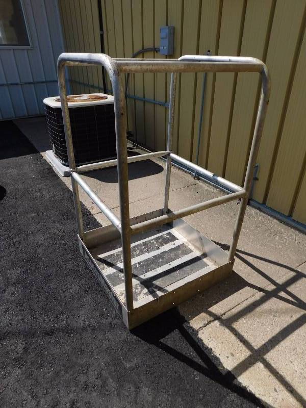 lot 42 image: Access Master Aluminum Basket - 26 x 26