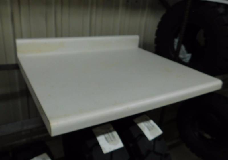 lot 62 image: Laminate Counter Top - 24 x 30.5
