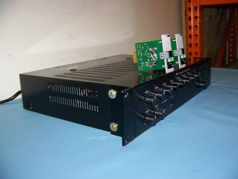 lot 65 image: TOA, 900 Series II, 8 Channel Mixer  Power Amplifier  Amp with (3) Rear Modules