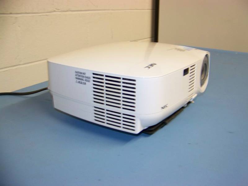 lot 23 image: NEC, VT580, LCD Projector