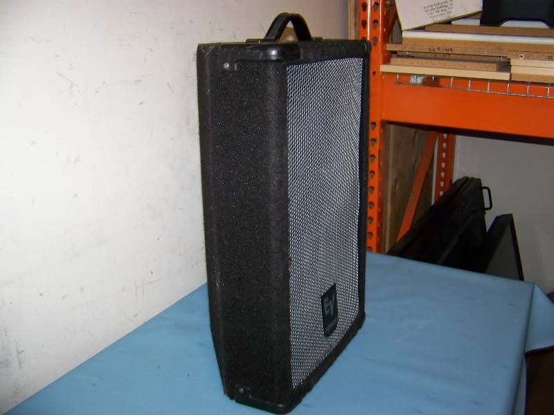 lot 39 image: Electro-Voice (EV), Force i, 15, 150W, 2-Way, Passive, Full Range Speaker  Loudspeaker