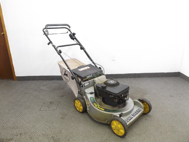 John deere 21 inch self propelled shop lawn mower