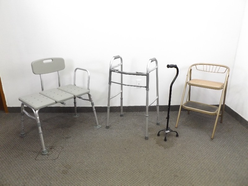 lot 20 image: Lot of Medical Assist Devices