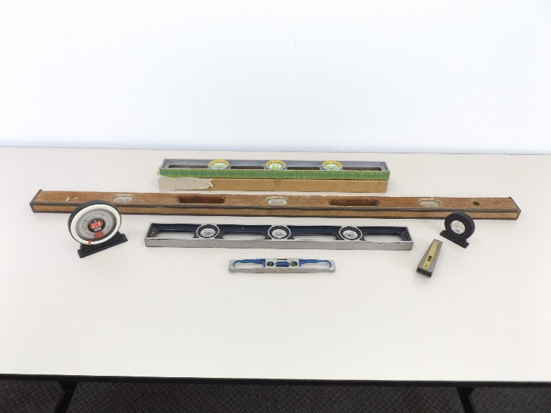 lot 31 image: Lot of Levels