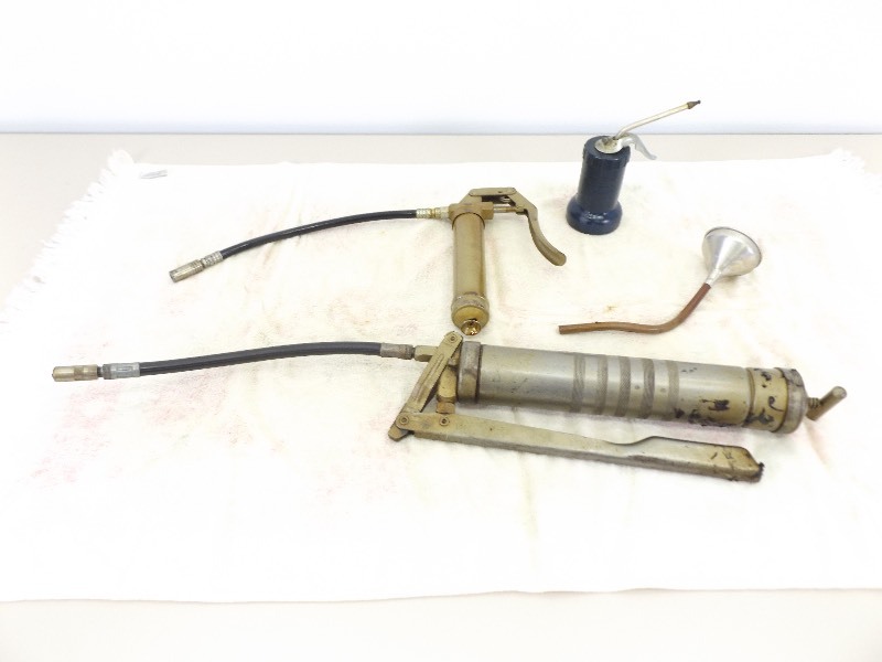 lot 42 image: Lot of Grease Guns etc.