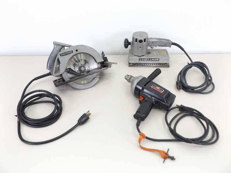 lot 44 image: Lot of 3 WORKING Power Tools