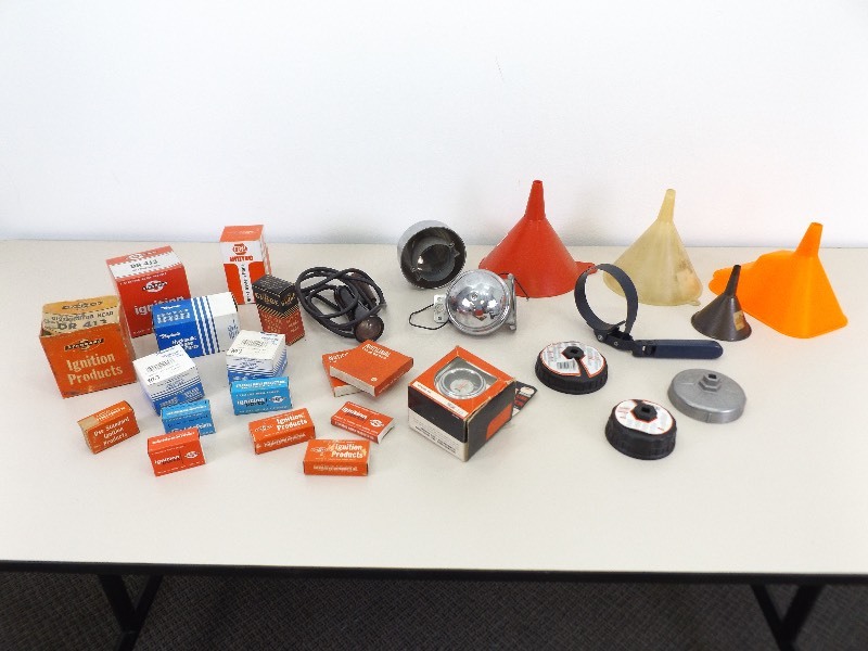 lot 46 image: Lot of Vintage etc. NOS etc. Automotive
