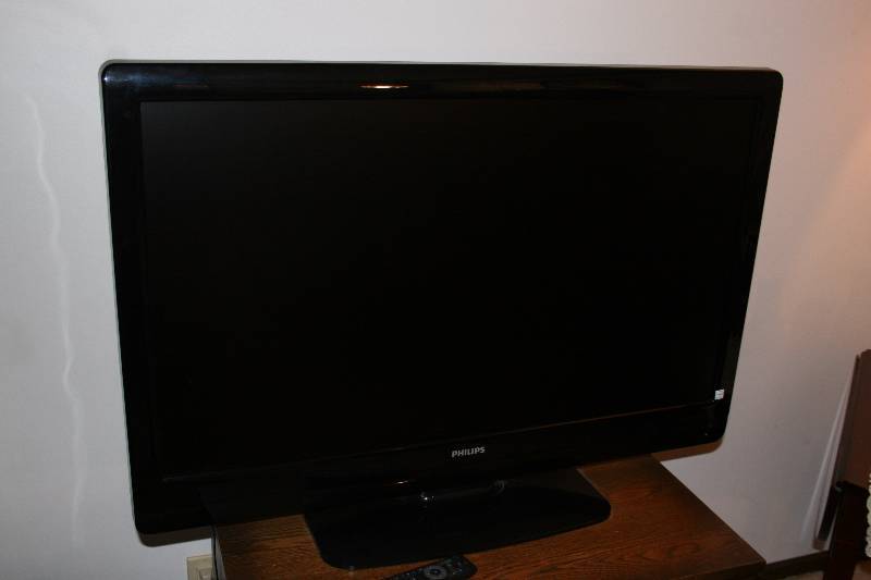 lot 6 image: Flatscreen TV