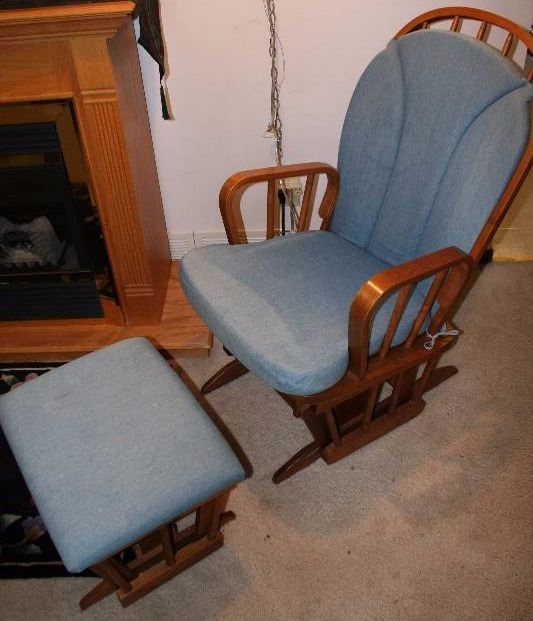 lot 16 image: Gliding Rocker