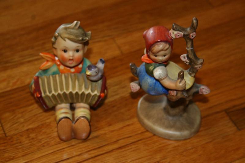 lot 20 image: Hummel Figurines