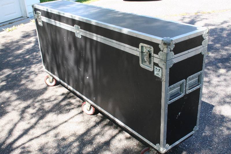 lot 39 image: Musicians Travel Case