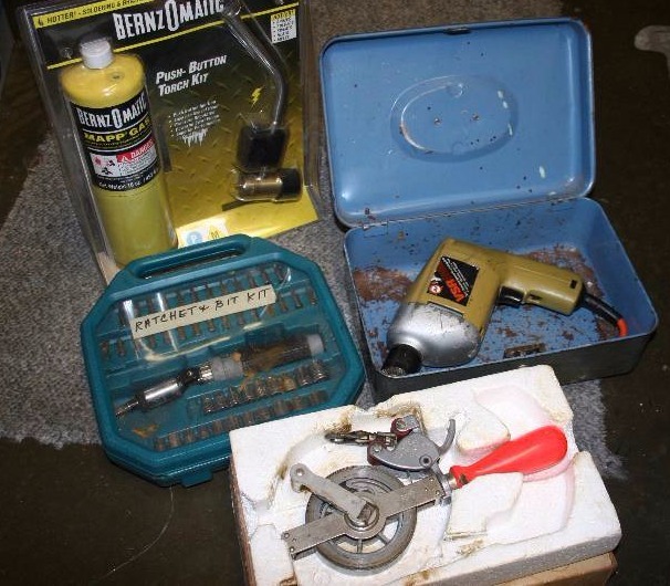 lot 43 image: Misc Tools