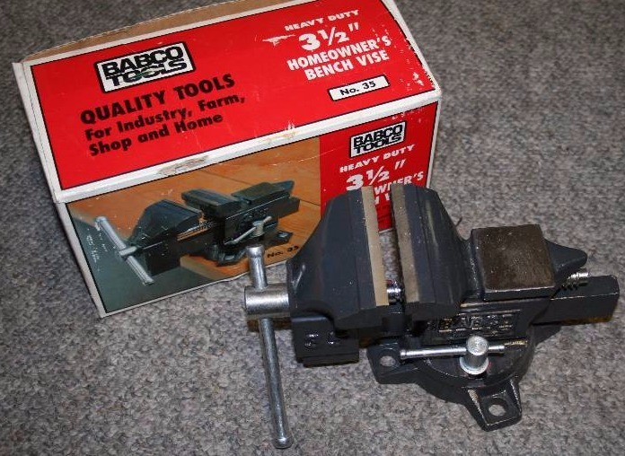 lot 44 image: Bench Vise