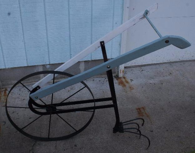 lot 67 image: Large Wheel Cultivator